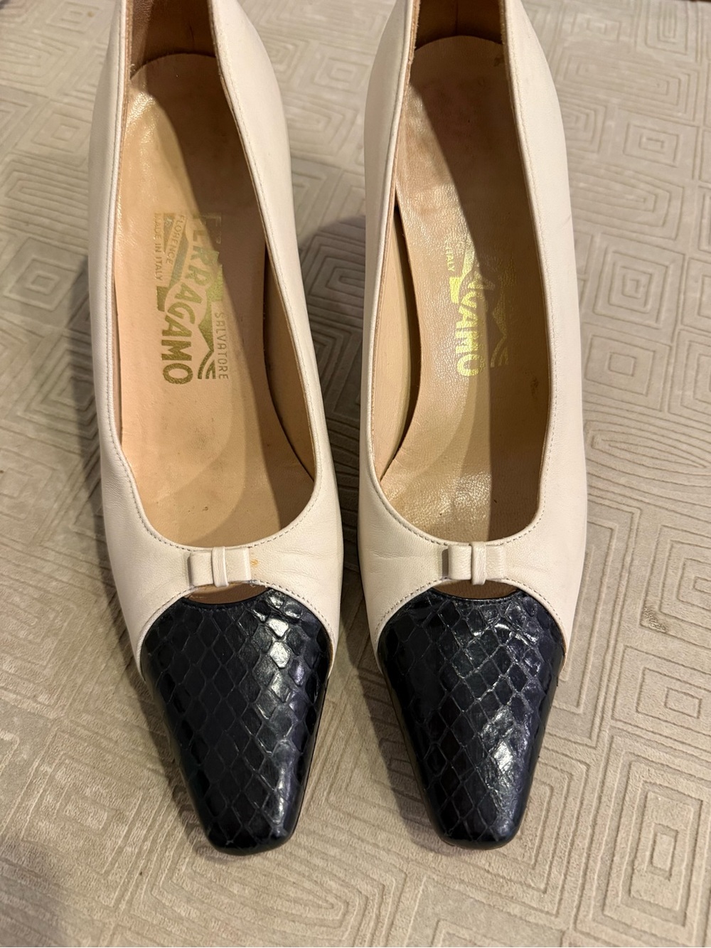 Salvatore Ferragamo Cream Leather Pumps with Black Textured Pointed Toes